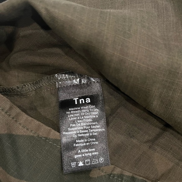 ❤️2/$30❤️[M]TNA WMN Yirrell Dress Green Camouflage Strap V-Neck Slip Mini - Picture 5 of 7